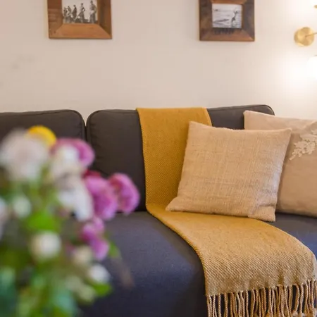 Aloha Hale * فاستروم