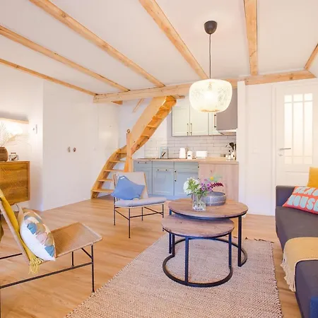 Aloha Hale فاستروم